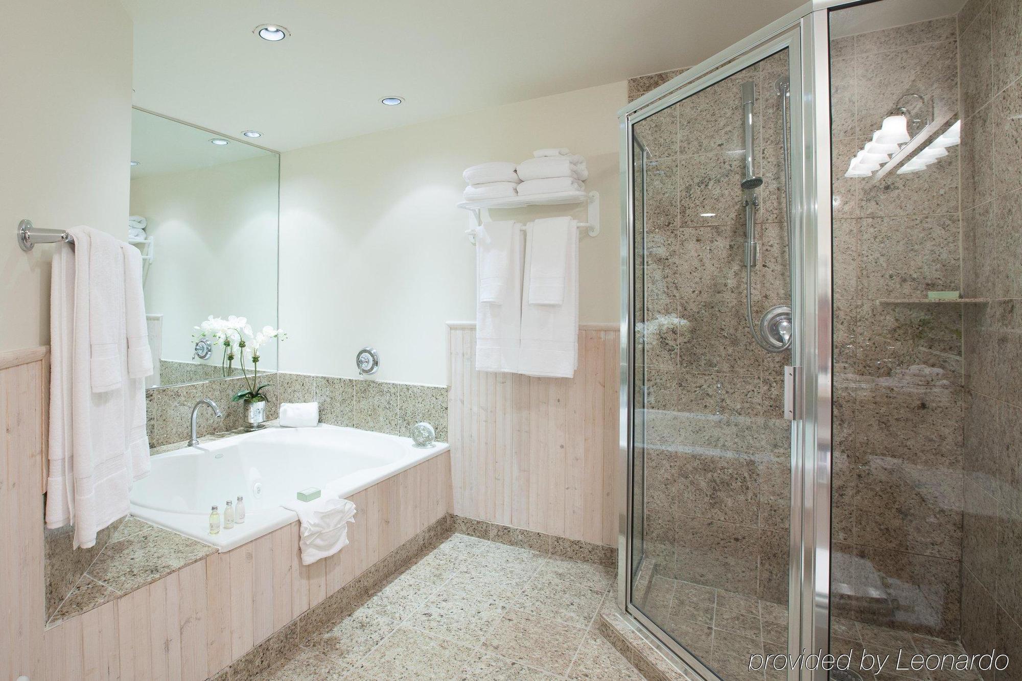 Ramada By Wyndham Rock Hill At Sullivan Center Bagian luar foto