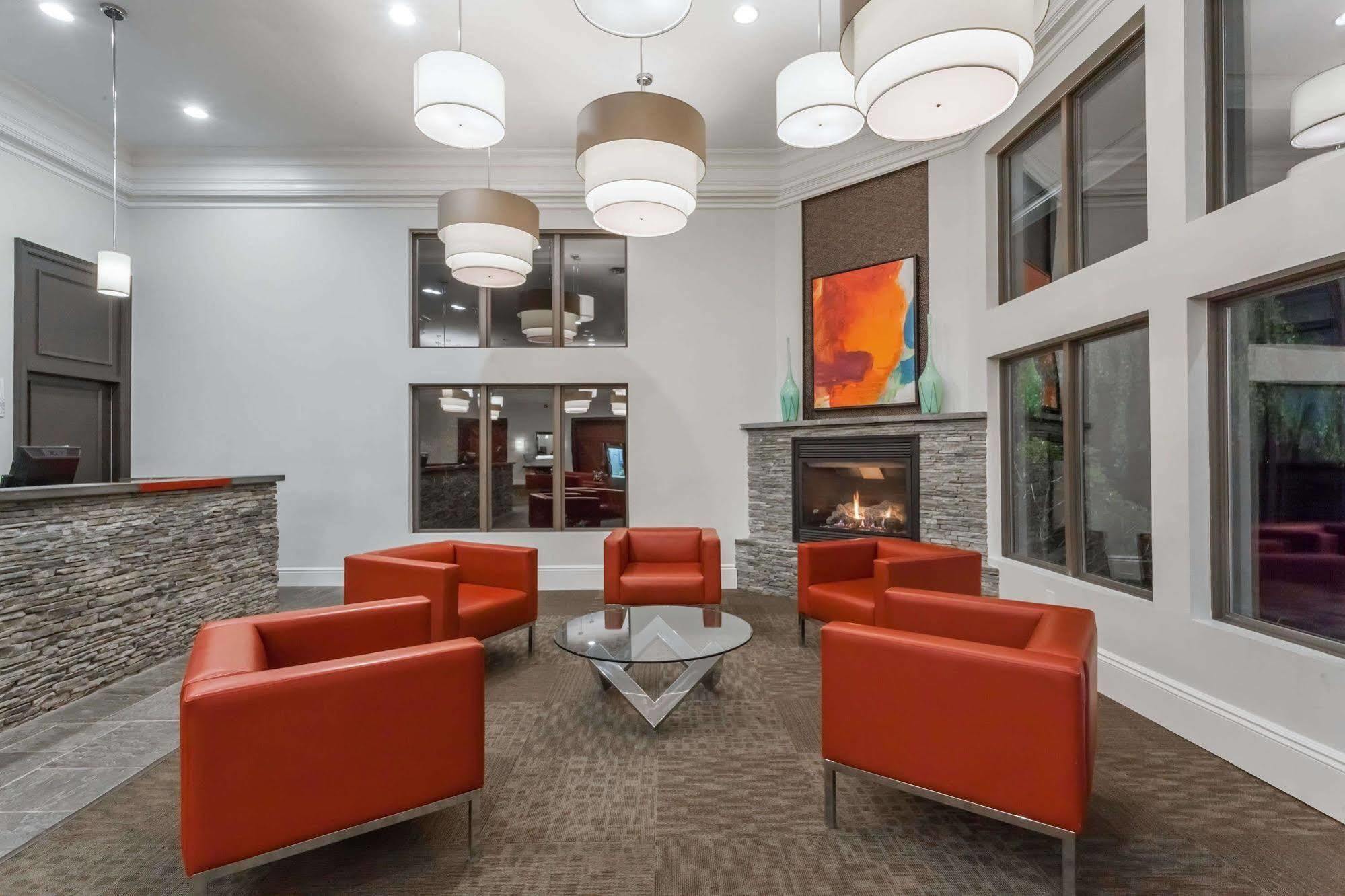 Ramada By Wyndham Rock Hill At Sullivan Center Bagian luar foto
