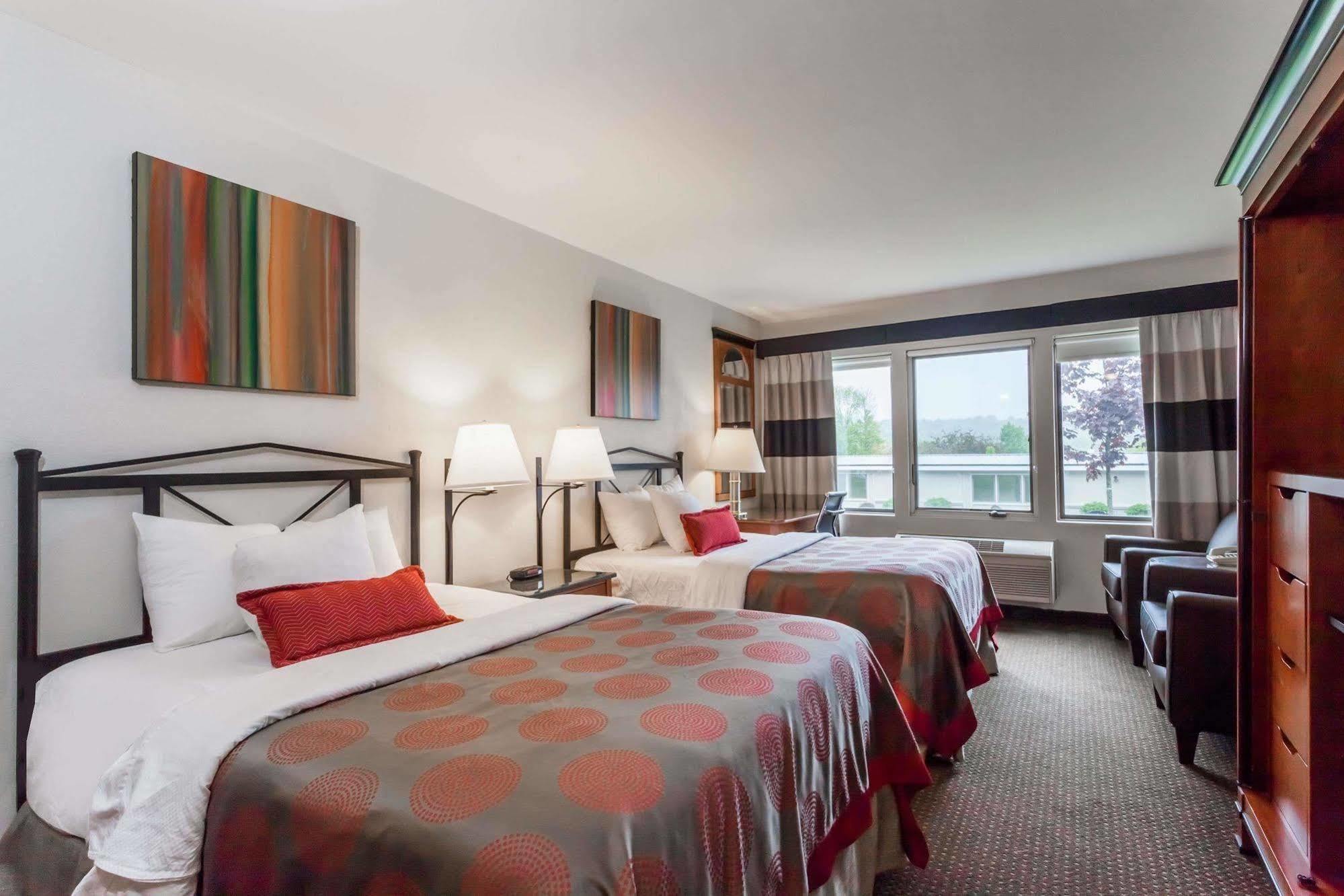 Ramada By Wyndham Rock Hill At Sullivan Center Bagian luar foto