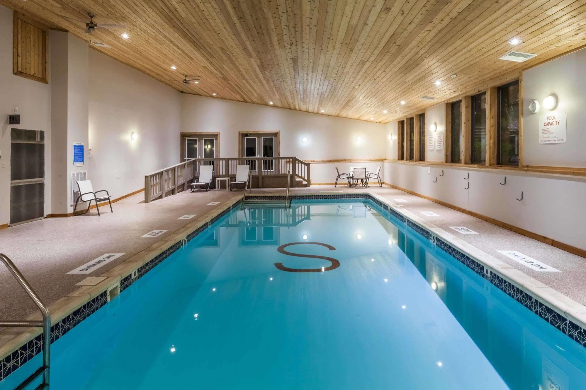 Ramada By Wyndham Rock Hill At Sullivan Center Bagian luar foto