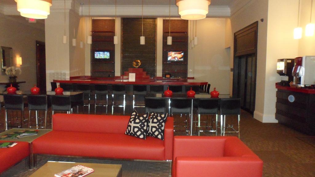 Ramada By Wyndham Rock Hill At Sullivan Center Bagian luar foto