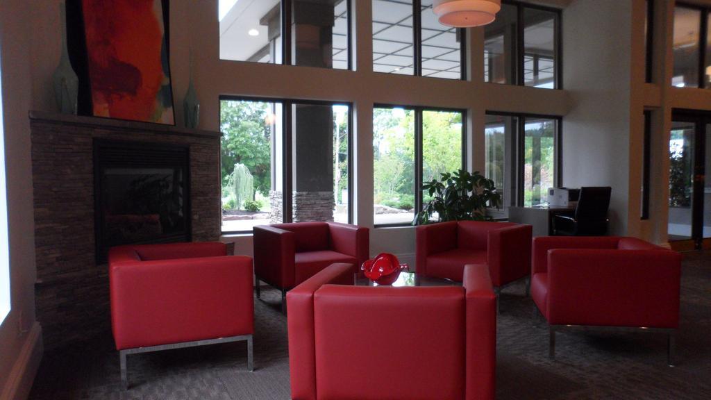 Ramada By Wyndham Rock Hill At Sullivan Center Bagian luar foto