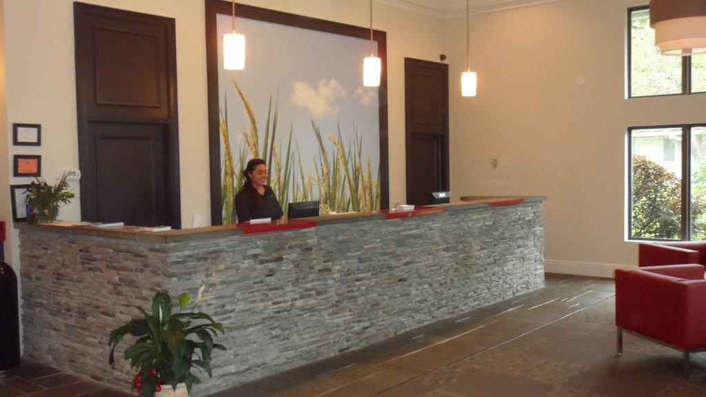 Ramada By Wyndham Rock Hill At Sullivan Center Bagian luar foto