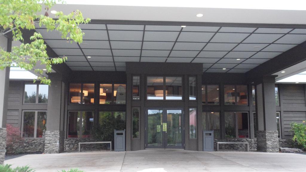 Ramada By Wyndham Rock Hill At Sullivan Center Bagian luar foto