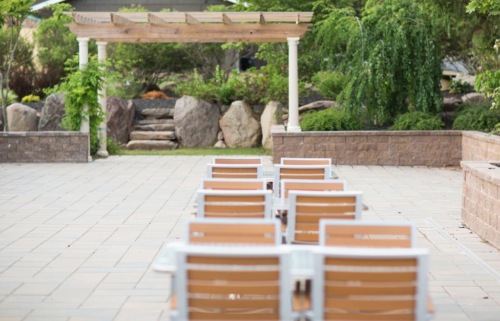 Ramada By Wyndham Rock Hill At Sullivan Center Bagian luar foto